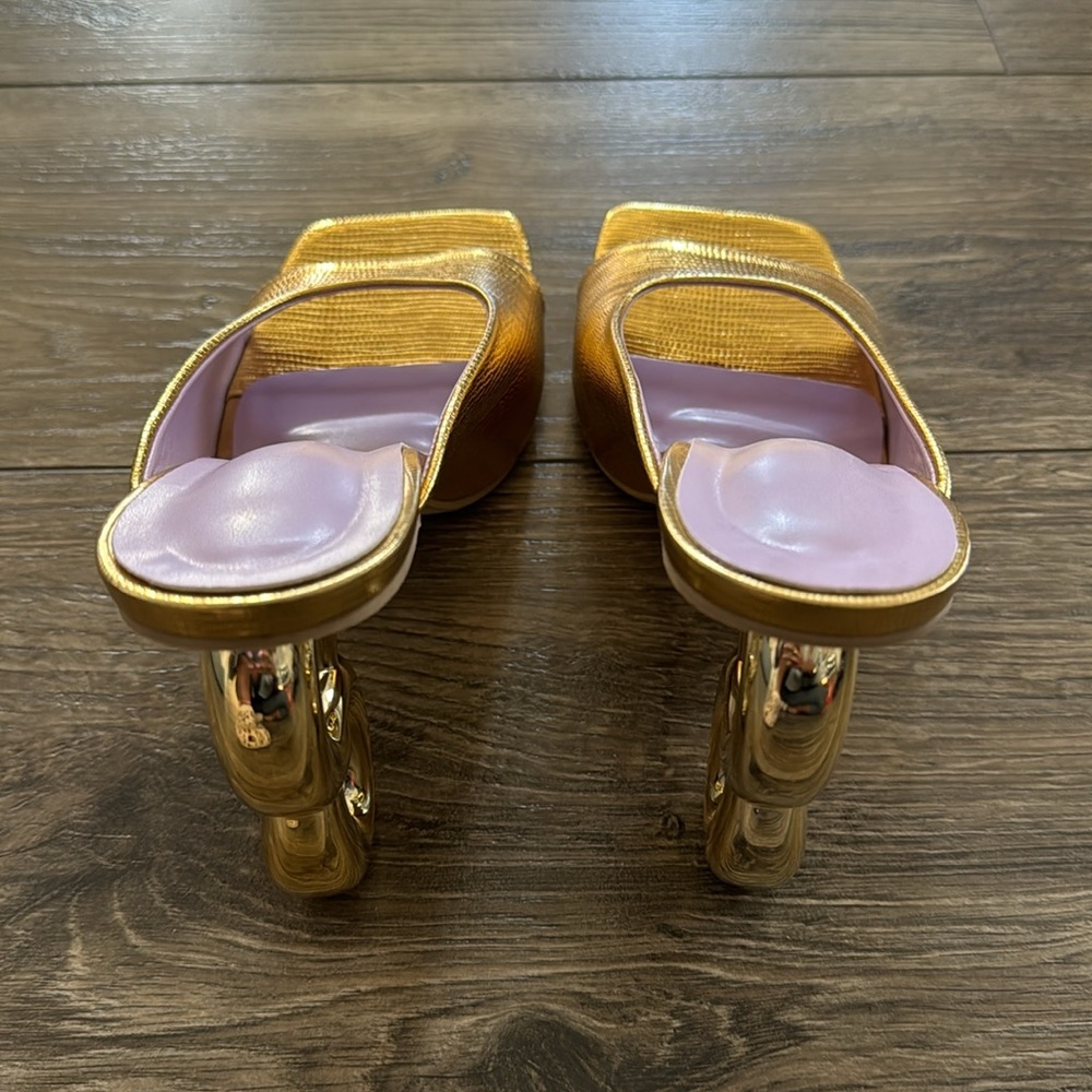 Gold Heels - Picture 3 of 4